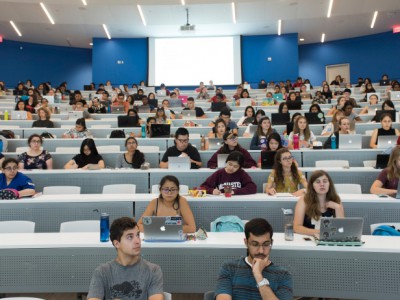 Đại học McMaster kết hợp học Kinh doanh vào khối ngành Kỹ sư